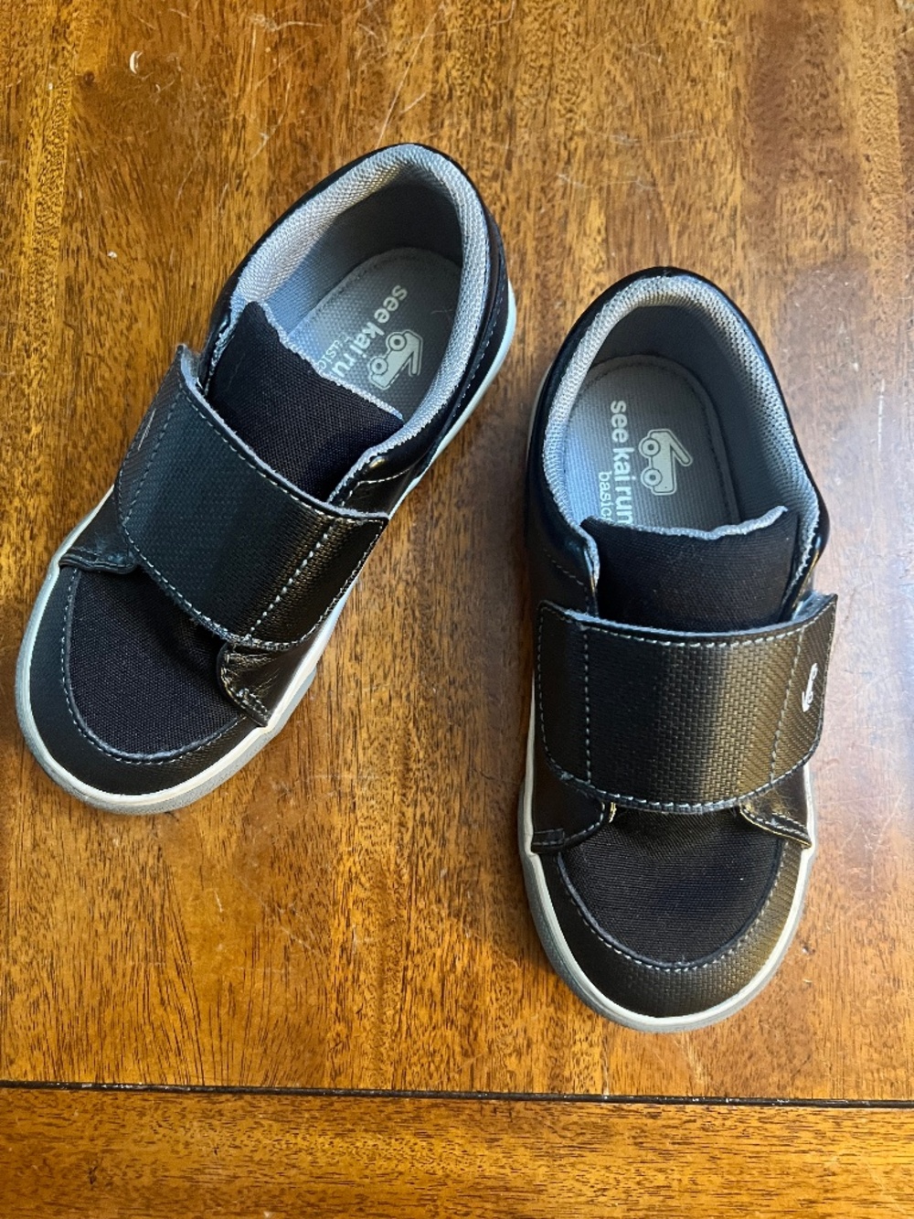 See Kai Run Toni Low Top Sneakers